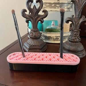 Mary Kay Limited Edition organizer for brushes set of 2 ( brushes not included)